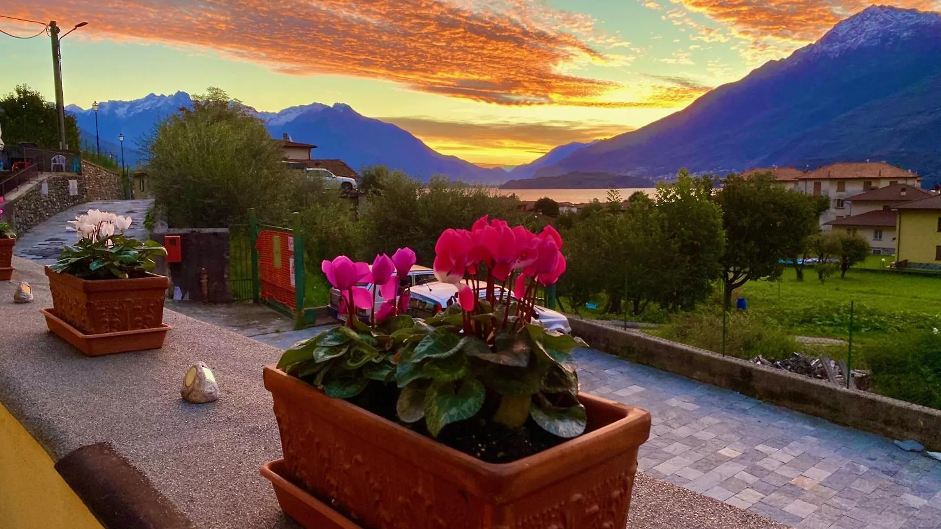 Casa Carmen Apartment Lake Como Dongo